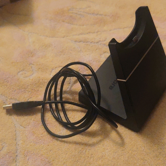 Jabra Evolve E75 Headset Charging 